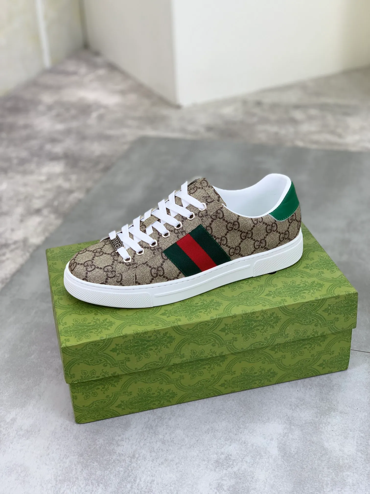 Men's shoes 💰P440💰 [New model] (GUCCI) official website's latest 🎁🎁casual and fashionable men's shoes 👟, hot style 💥 style is simple and elegant, exclusive for trendy men. Unique official website's latest brand double G elements 👑Original Gucci decoration, fashionable and generous, the fabric is original frosted calfskin ✅Fully imported first-layer pigskin lining, the official website specifies wear-resistant, lightweight original rubber casual outsole, the classic model is taken in kind at the counter🎬38-44 4️⃣ colors available